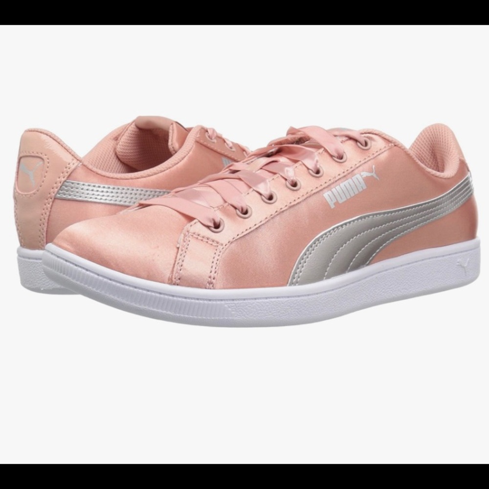 NWT Puma Vikky Blush Women’s Peach Pink Silver En Pointe Athletic Shoes Sneakers
